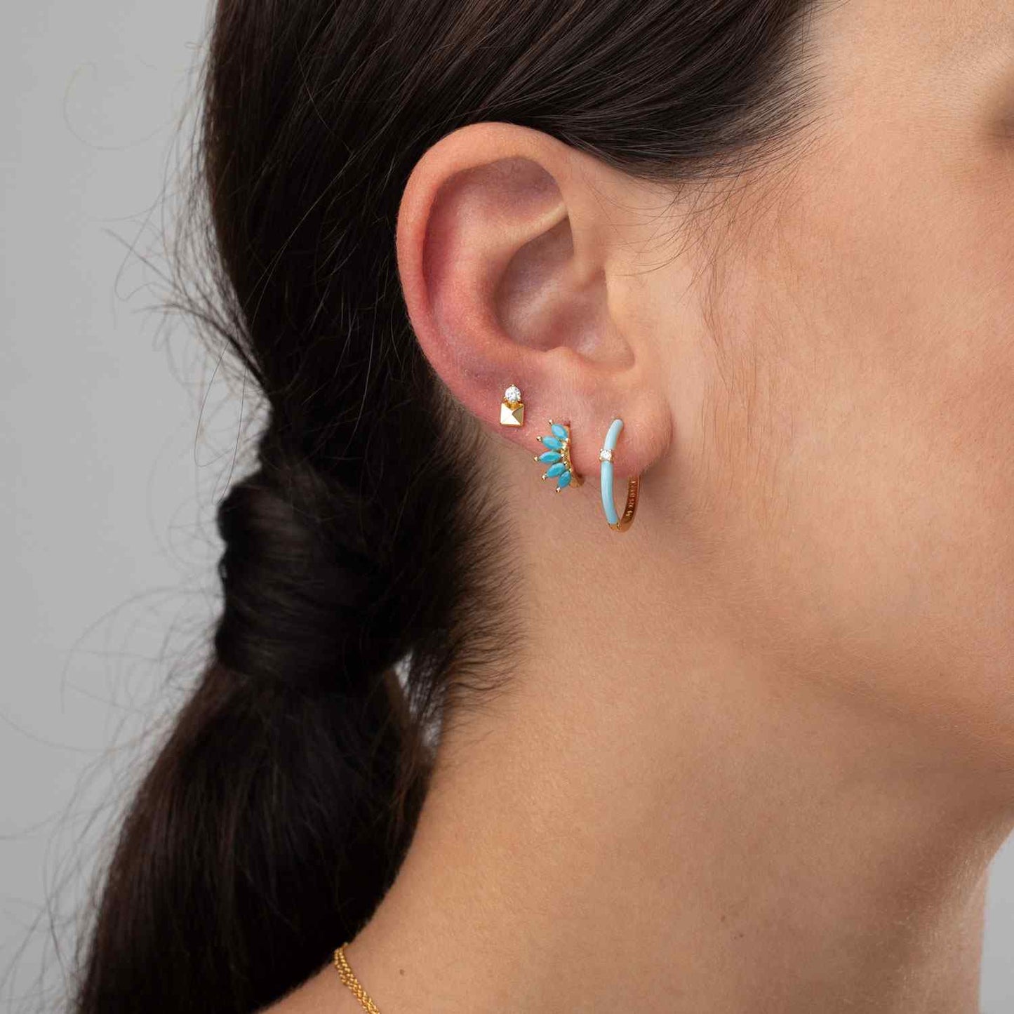 Brincos com Quadrado Dourado