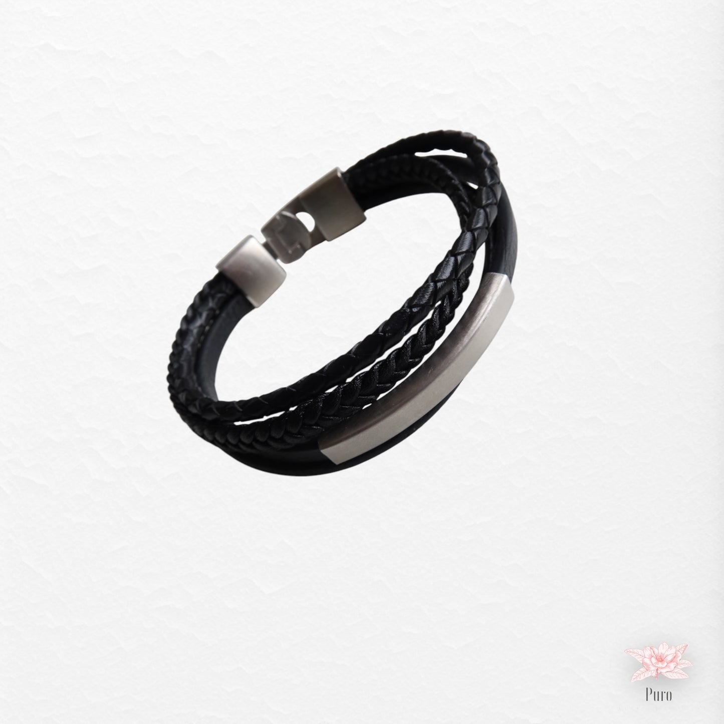 Pulseira Multicamadas em Couro e Detalhes Prateados