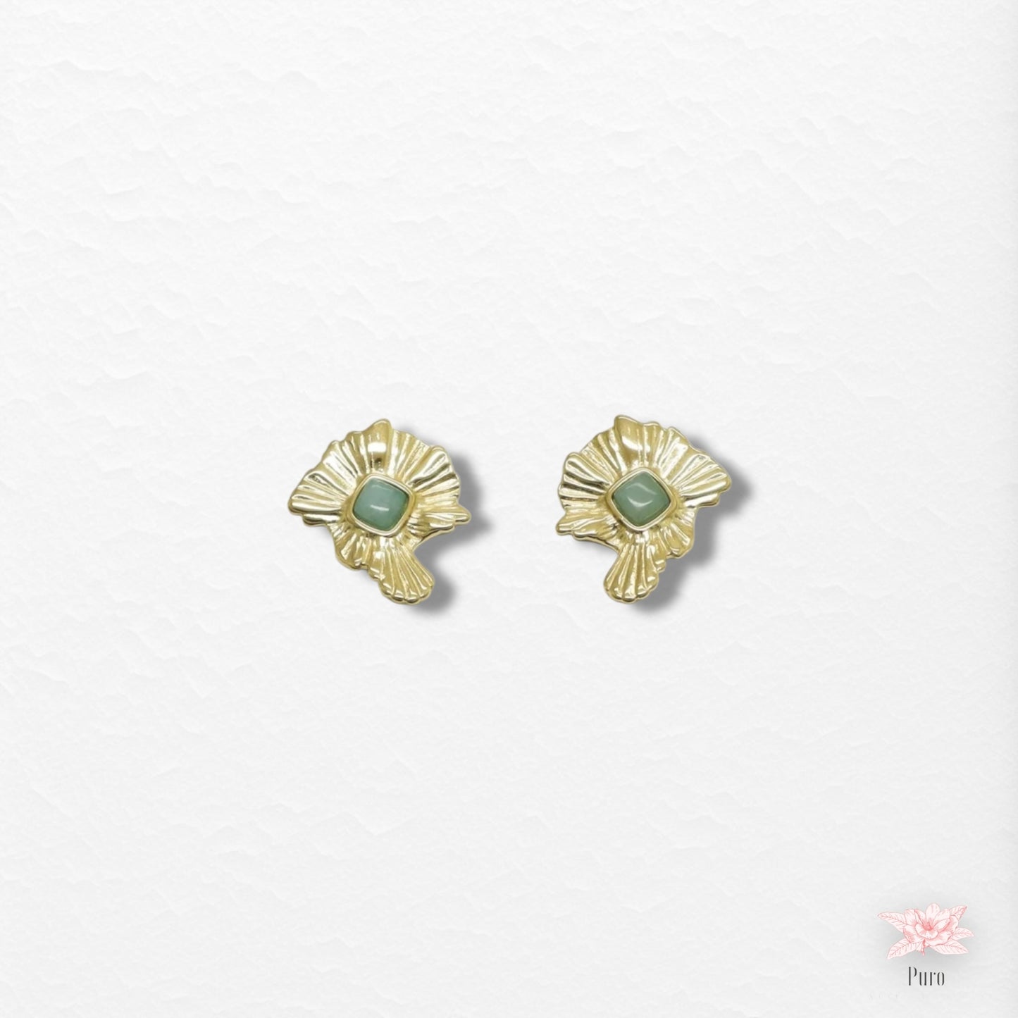 Brincos Florais Dourados com Detalhe de Cor