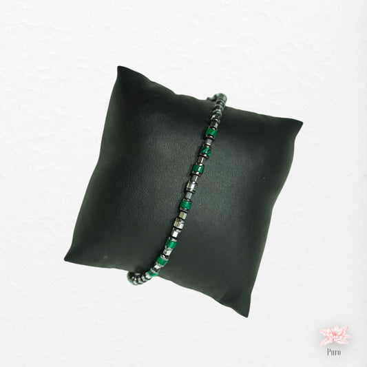 Pulseira Minimalista Com Detalhes Verdes