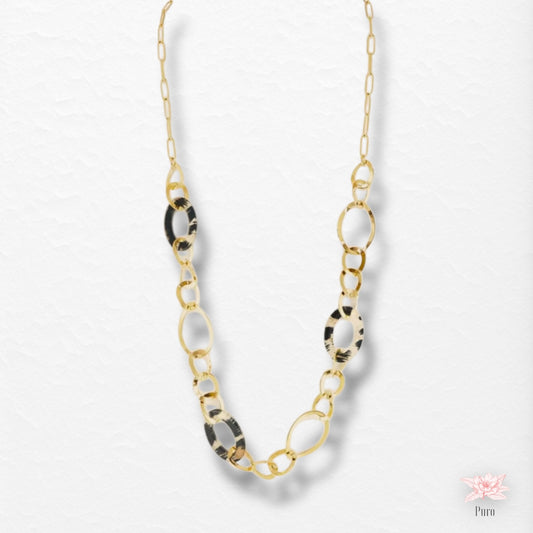 Colar de Corrente Oval Dourada e Com Detalhes Marmorizados