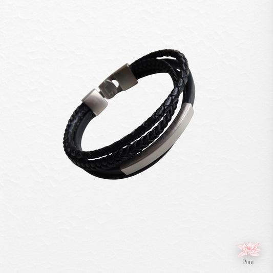 Pulseira Multicamadas em Couro e Detalhes Prateados
